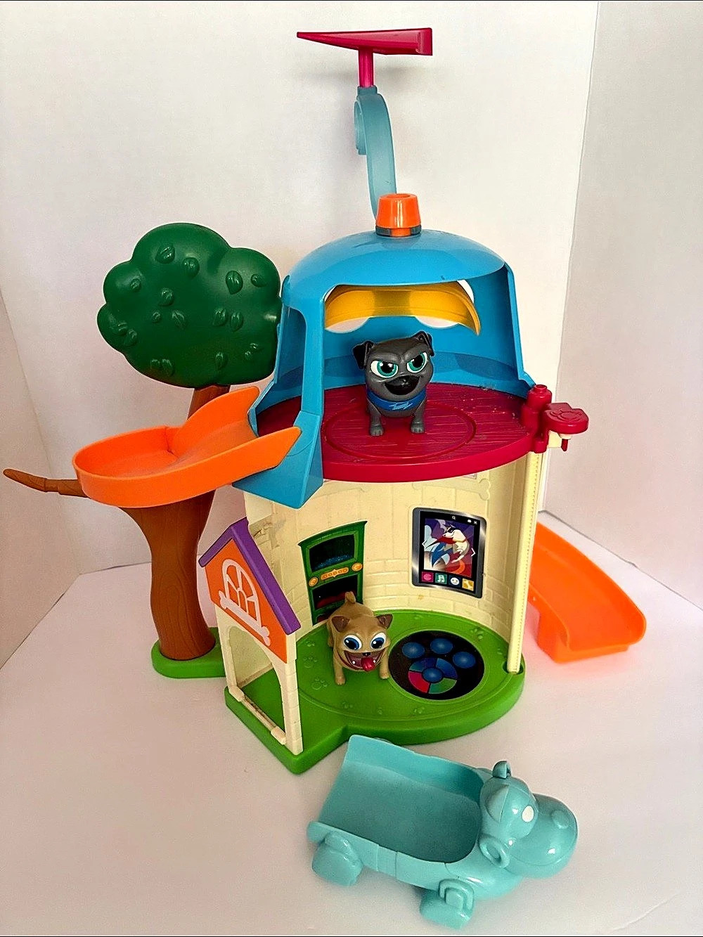 Just Play Puppy Dog Pals Doghouse Playset with Slides